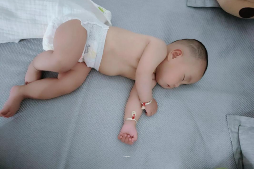 新安怀孕多久会显肚子